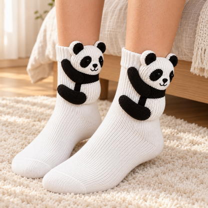 Le Panda — paire de chaussettes portée